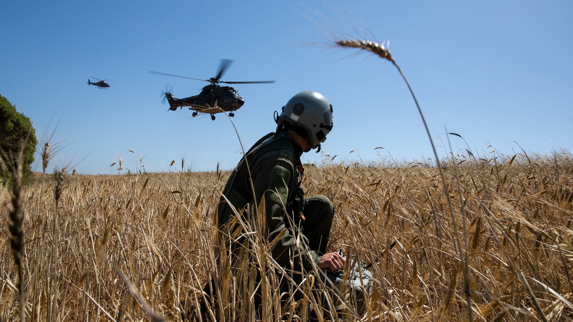 Helicopter tactics and operational experience at centre of Helicopter Tactics Symposium