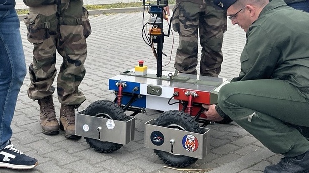 Innovators from France win EDA defence robotics competition 