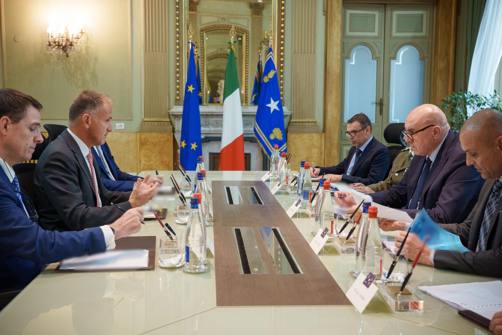 Gu9K0QnWIAAxEtr Gu9K0QnWIAAxEtr